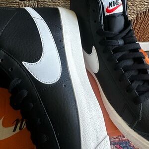 Men’s size 9 Nike blazers shoes